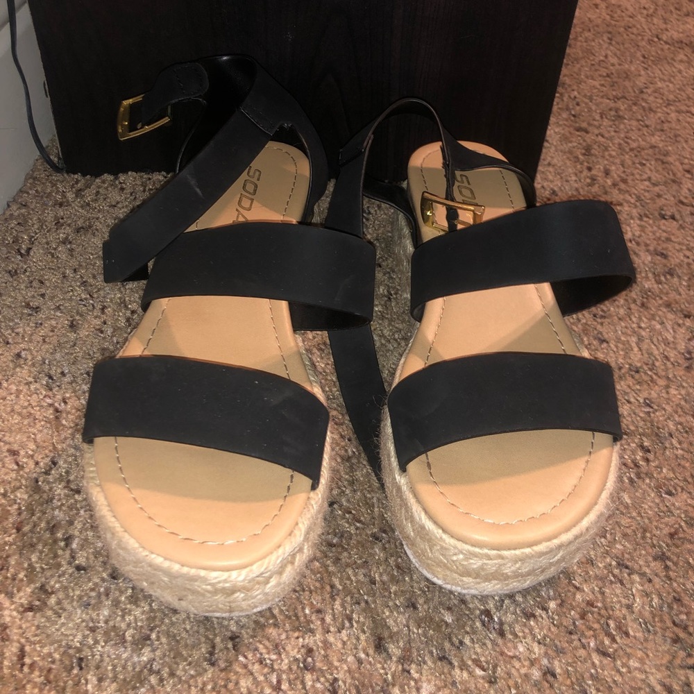 Soda Platform Sandals- Black